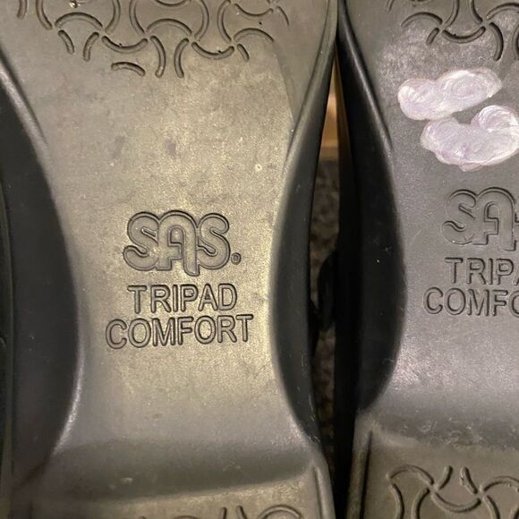 SAS black leather Mary Jane Style Flats Sz 10.5 Narrow - Picture 4 of 10